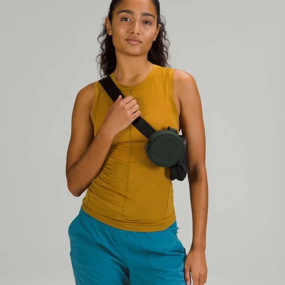 Lululemon Logo Pouch - Rainforest Green - Picture 5 of 5